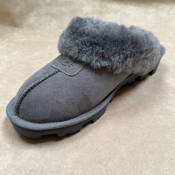 New UGG Coquette Women’s Sheepskin Suede Fur Slippers Shoes Grey 9 NIB Leather - Picture 2 of 11